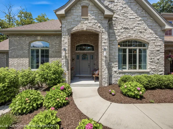 16270 S Lakewood Path, Homer Glen, IL 60491