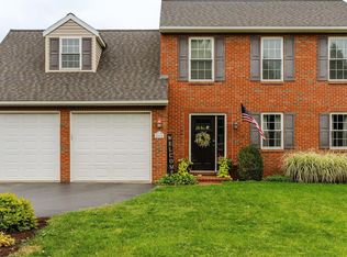 468 Airport Rd, New Holland, PA 17557