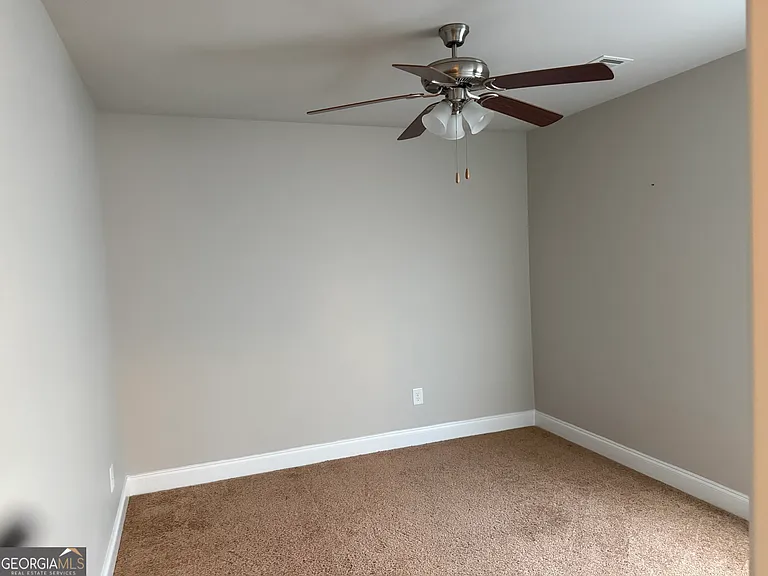 125 Leland Ln — Photo 20