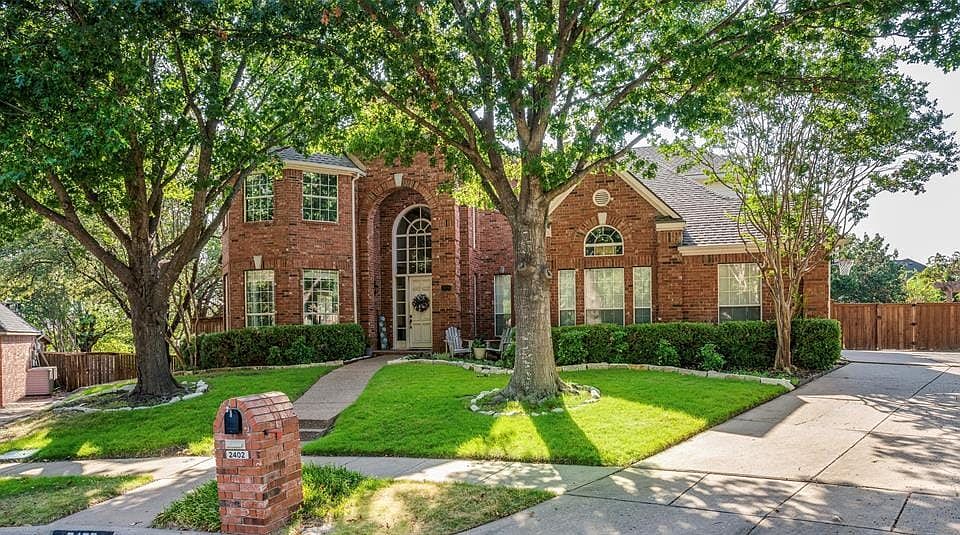 1st image of 2402 Bastille Ct