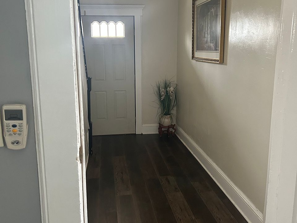 Hallway
Both apartments use separate entrance