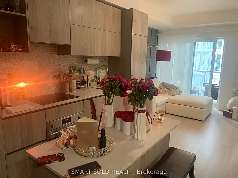 1 Yorkville Ave #4601 — Photo 6