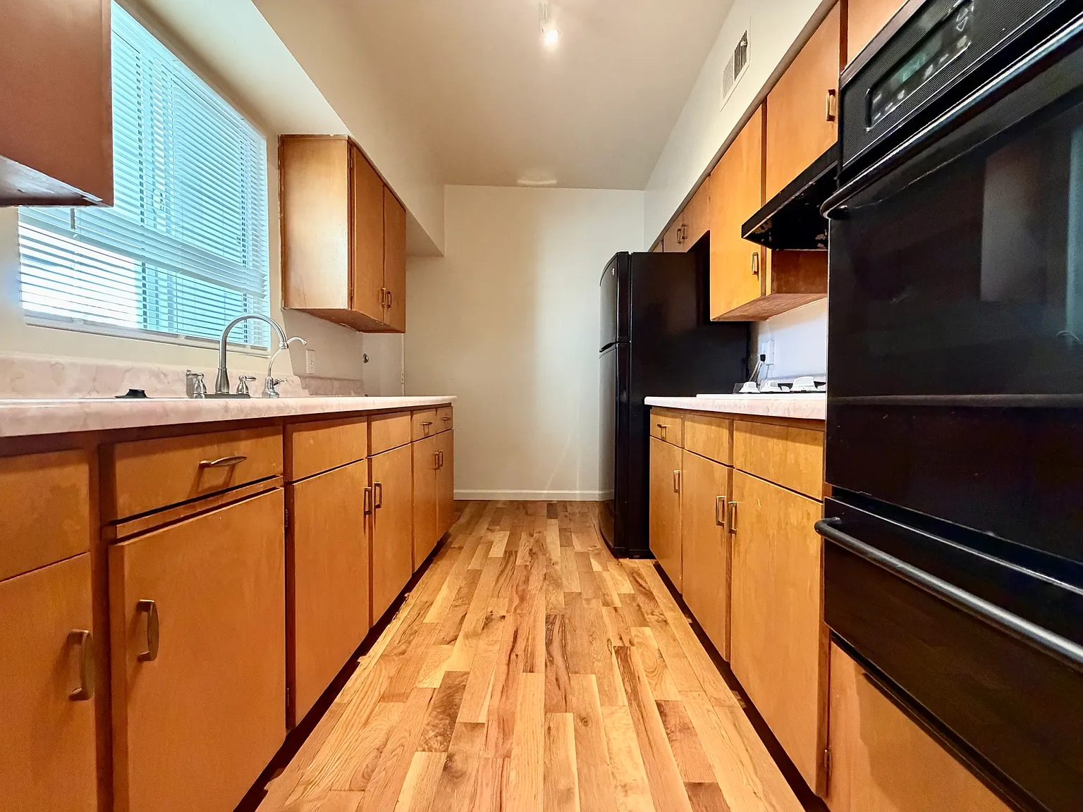 2 bed, 1093 sqft, $1,275 — Photo 4