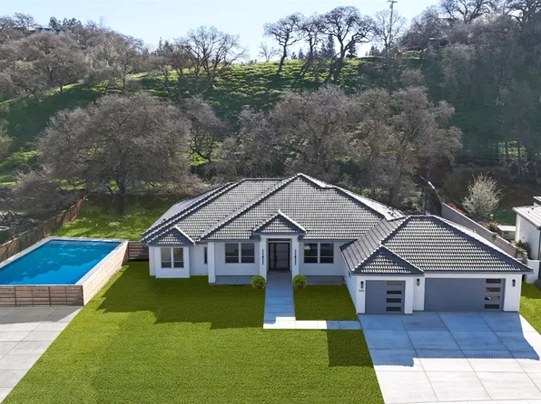 10318 Fox Borough Dr, Oakdale, CA 95361