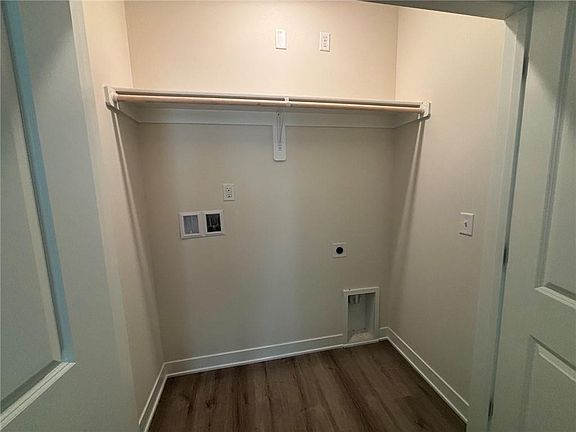 5th image of 440 N Prairie St