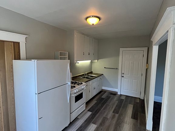 3rd image of 362 College Ave #4