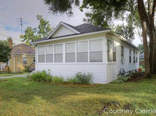 421 Julia St NE, Grand Rapids, MI 49505