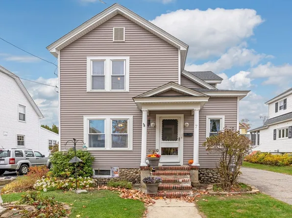 7 Washington Pkwy, Lowell, MA 01851