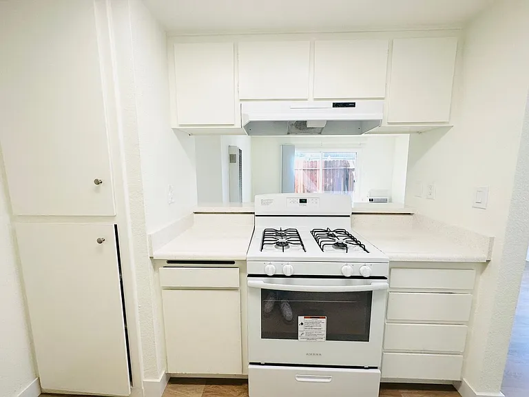Bever Place — Photo 11