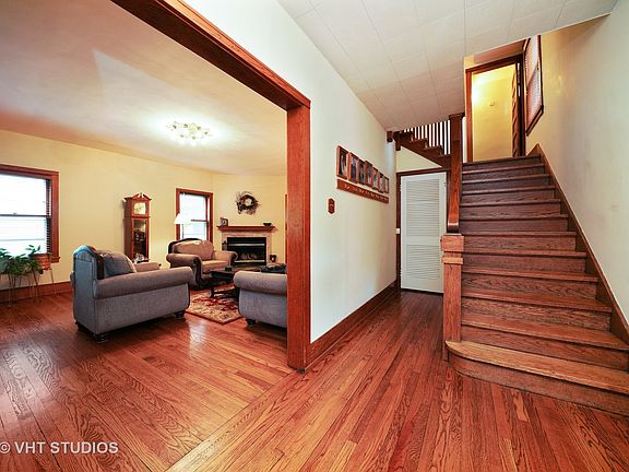 3rd image of 305 N Grove Ave