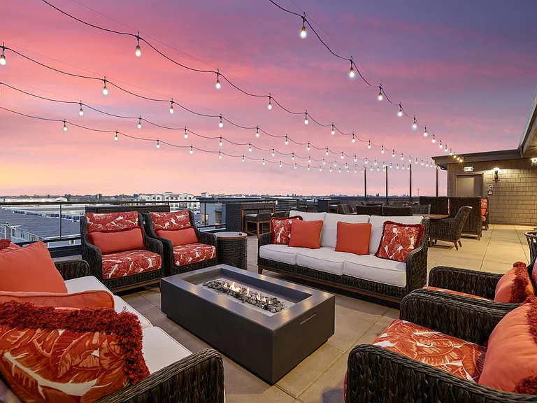 La Vida 55+ Luxury Living — Photo 8