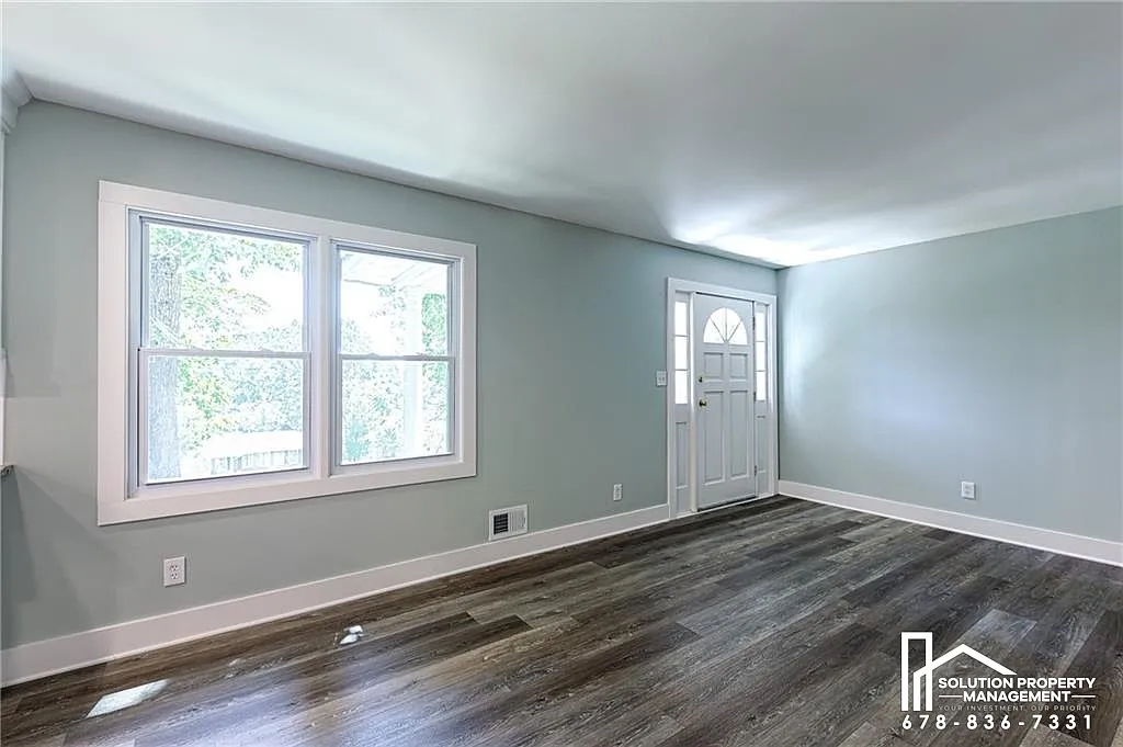 4 bed, 2826 sqft, $2,650 — Photo 4