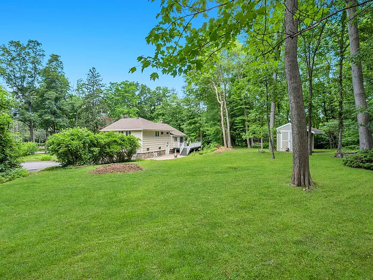336 Dix Hills Rd #1 — Photo 29
