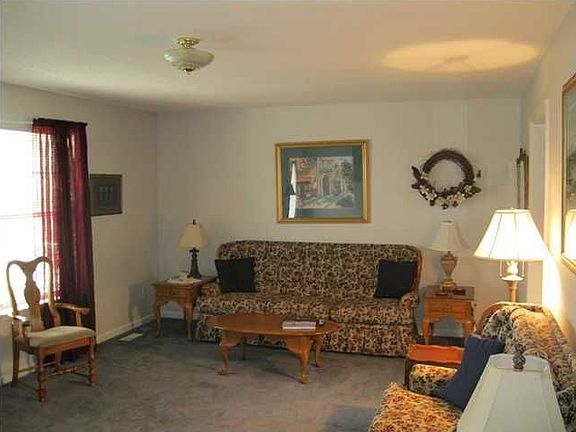 5th image of 8523 Bay Run Dr