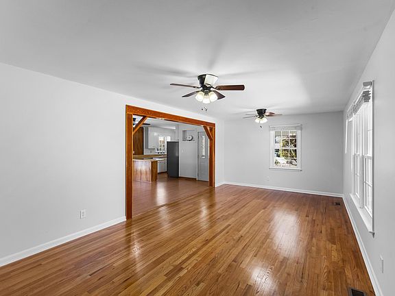 4th image of 101 Camellia Dr