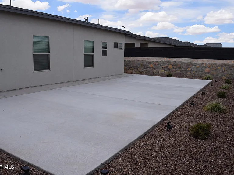 1103 Brass Hill Ave — Photo 32
