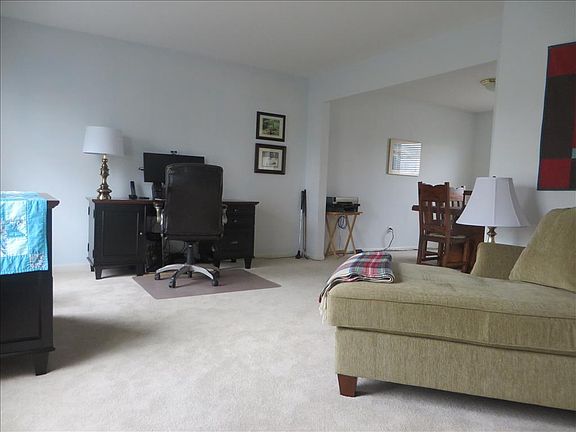 5th image of 10310 White Oak Dr