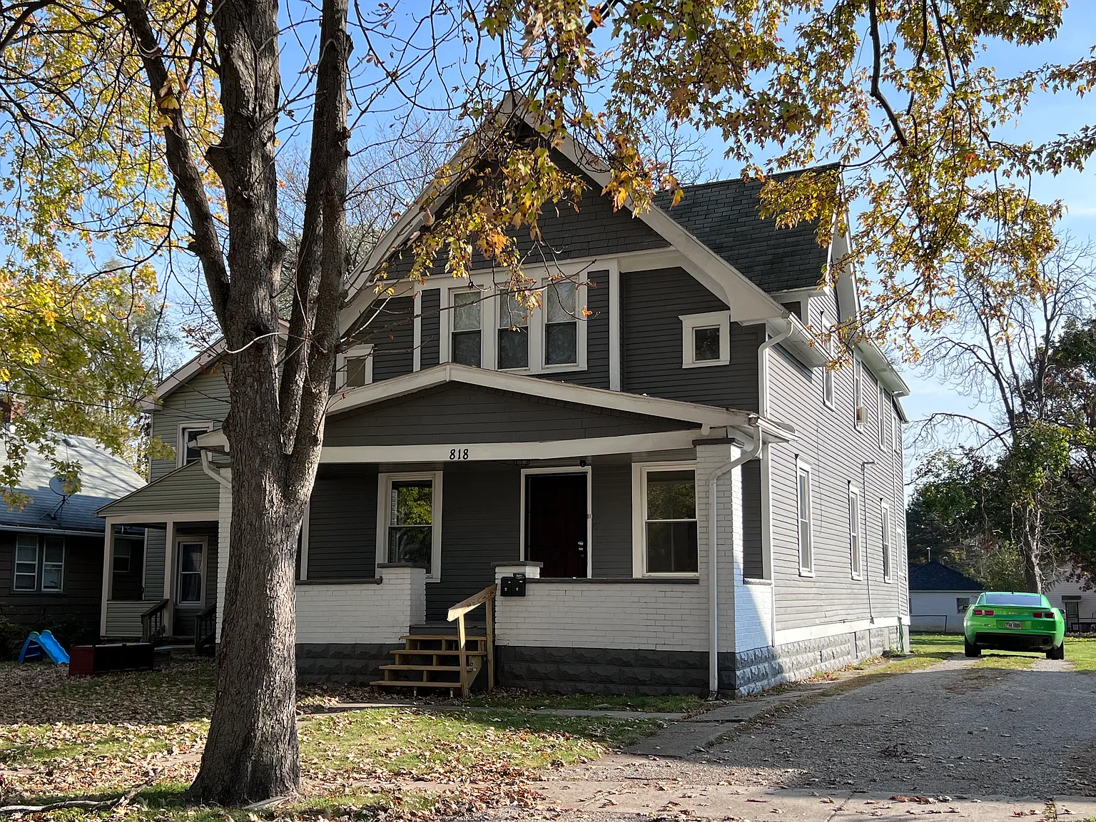 3 bed, 900 sqft, $1,050 — Photo 2