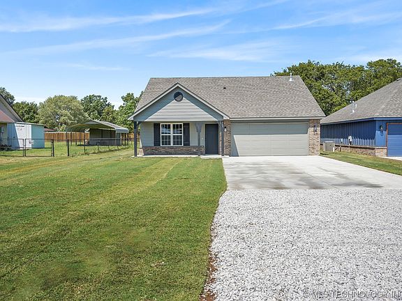 2nd image of 912 Cowell Pl