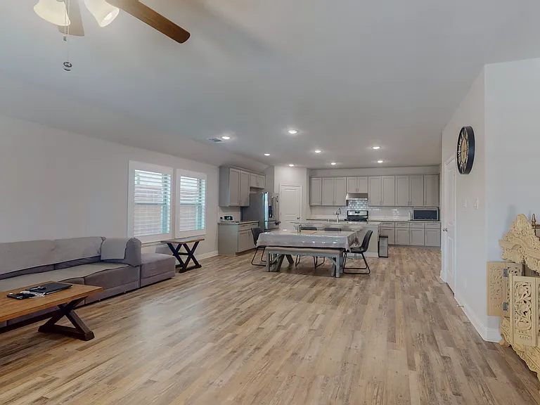 3111 Northpoint Dr — Photo 9