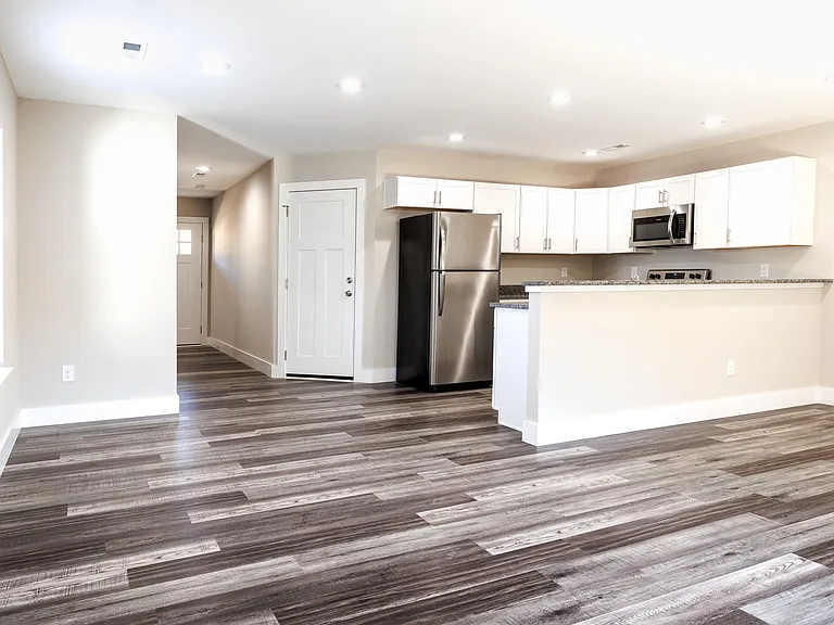 527 Nova Ln — Photo 2