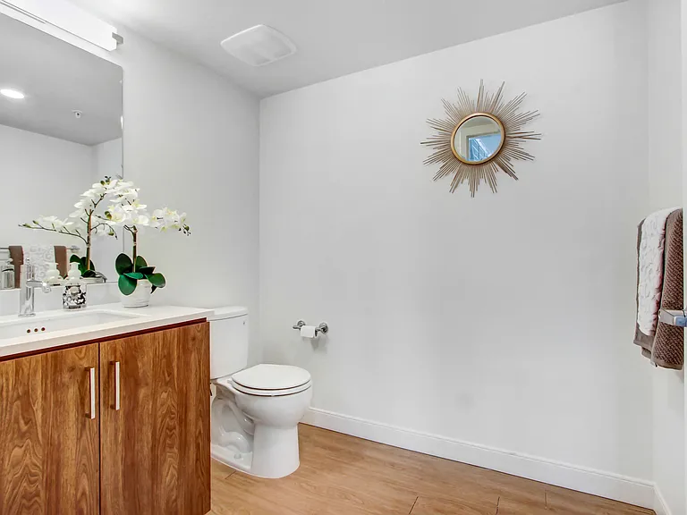 Watermark Apartments — Photo 38