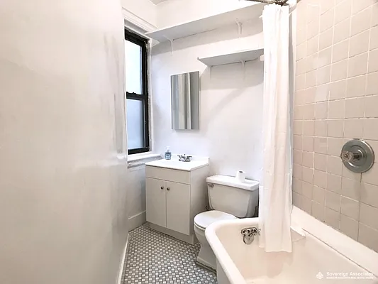 Rented by Sovereign Associates | media 19