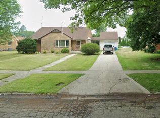 110 W 1st St, Mount Morris, IL 61054