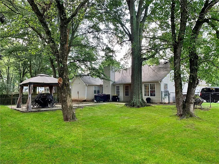 154 Leighs Grove Ct — Photo 9