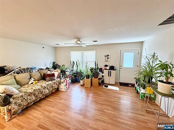 2nd image of 336 Bloomfield Ave APT 3B