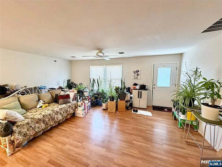 336 Bloomfield Ave #3B — Photo 2