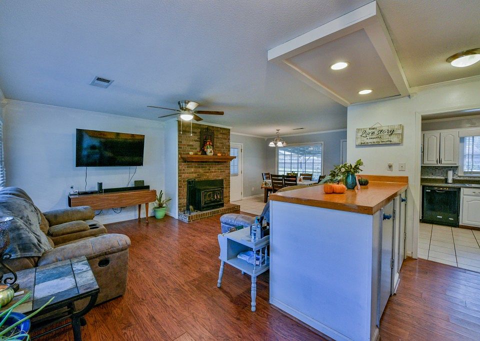 2nd image of 11475 Marion Oaks Dr