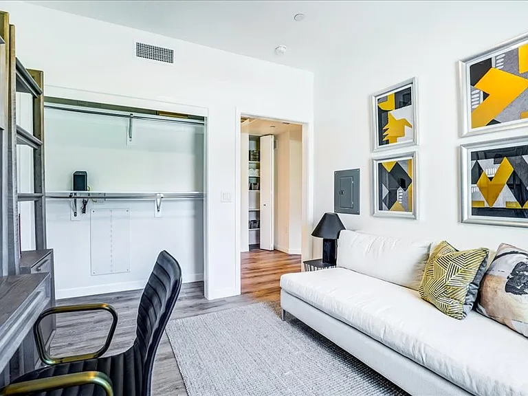 Cortona Point Apartments — Photo 44
