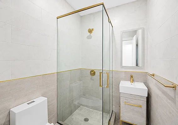 Bathroom, photo 2