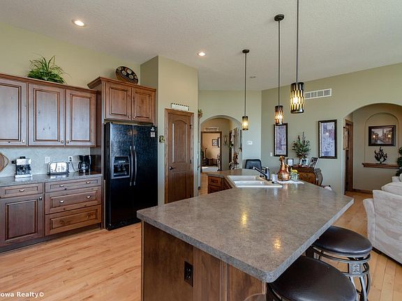 5th image of 1404 Lake Shore Cir SE