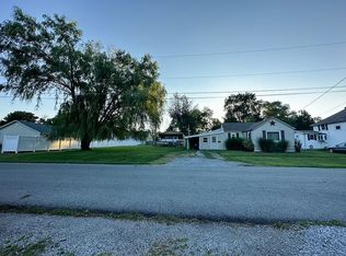 407 SE 7th St, Fairfield, IL 62837