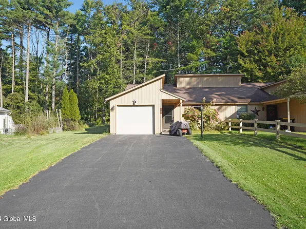 77 Snowberry Road, Malta, NY 12020