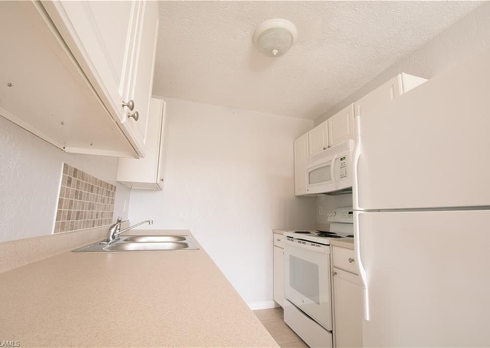 4625 Bayshore Dr APT D13, Naples, FL 34112 | Zillow