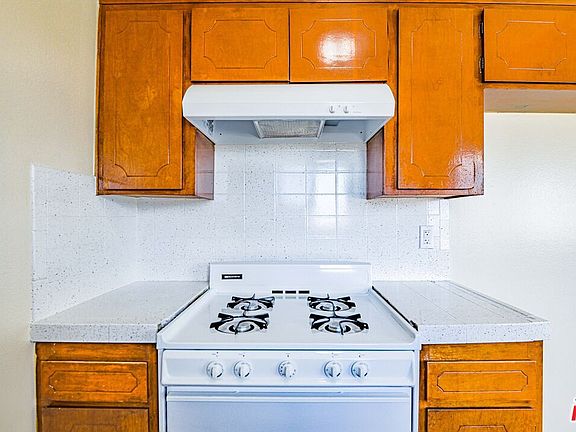 5th image of 14108 Doty Ave APT 28
