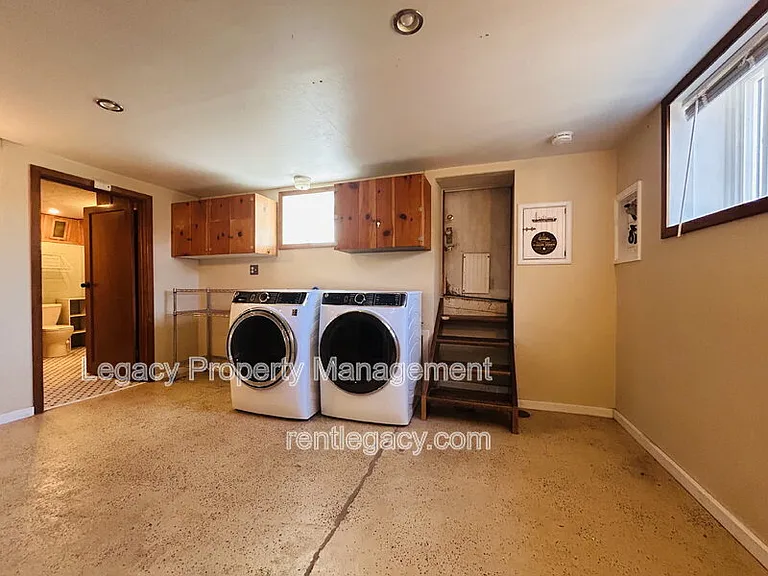 653 Alhambra St — Photo 21
