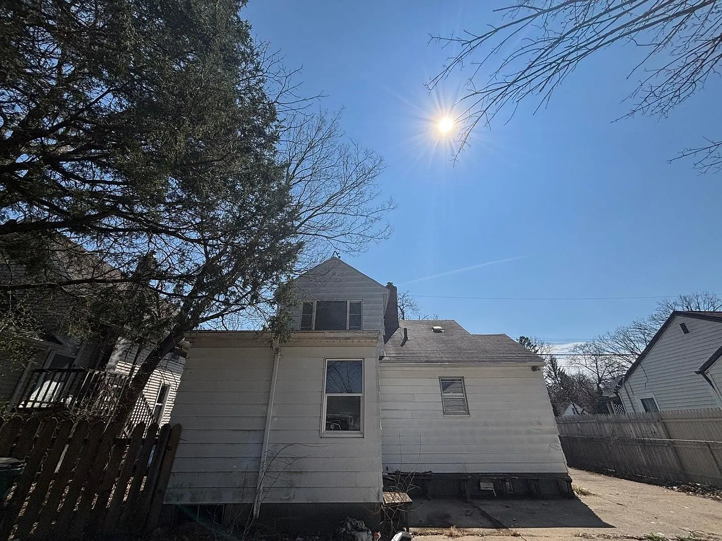 Charming 2BR House in Lansing — Photo 4
