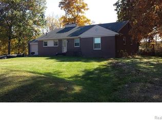 1030 E Silverbelt Road, Orion Township, MI 48360