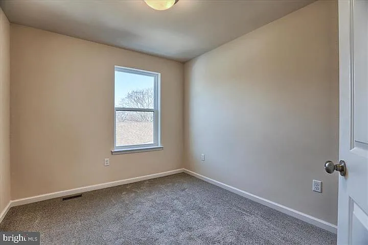117 High Pointe Dr — Photo 16