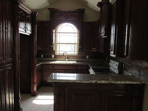 2nd image of 618 Coyote Ave