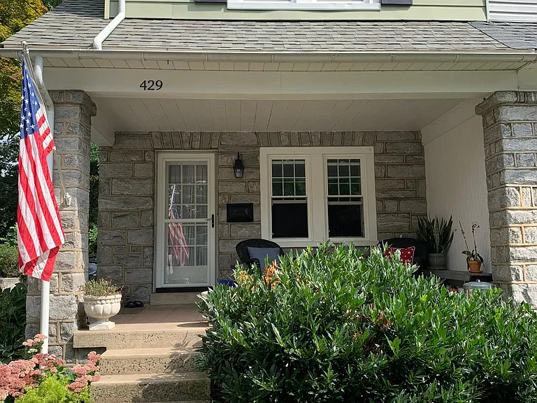 429 South Ave — Photo 1