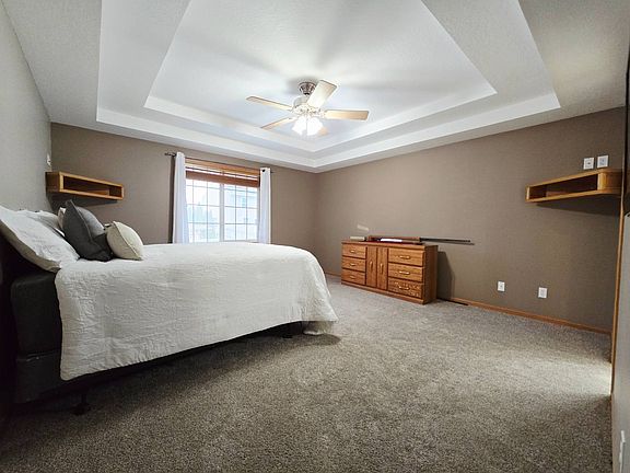 4th image of 404 SW Springfield Dr