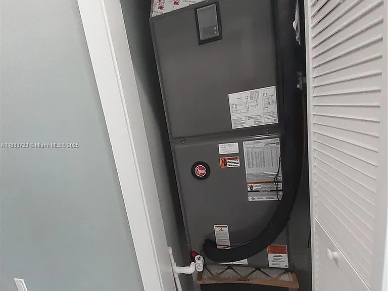 23 Jenny Ln — Photo 14
