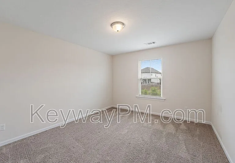 585 Hampton Dr — Photo 26