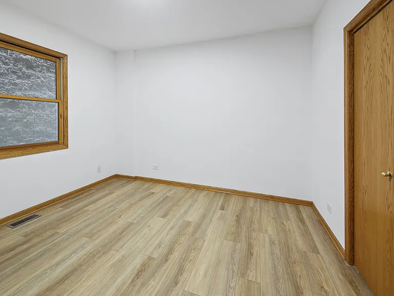 2340 N Greenview Ave #1 — Photo 12