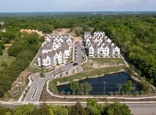 345 E Village Ln, Nashville, TN 37216